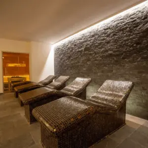 Verwarmde lounger betegeld